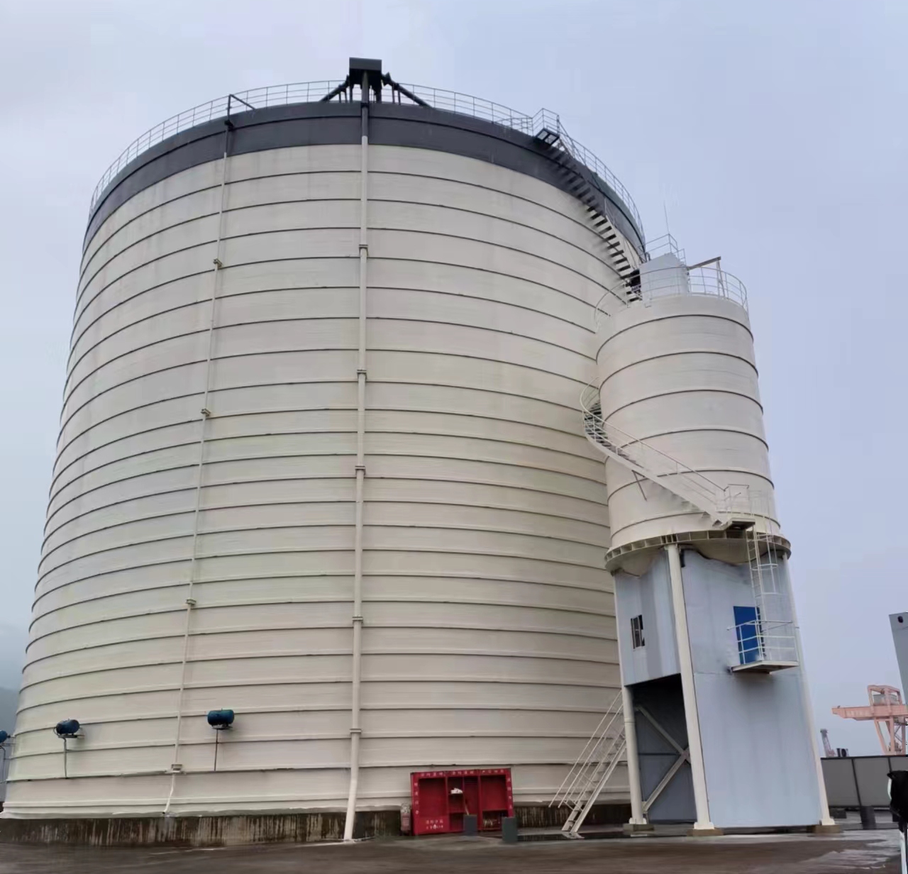 尼玛10万吨水泥钢板库